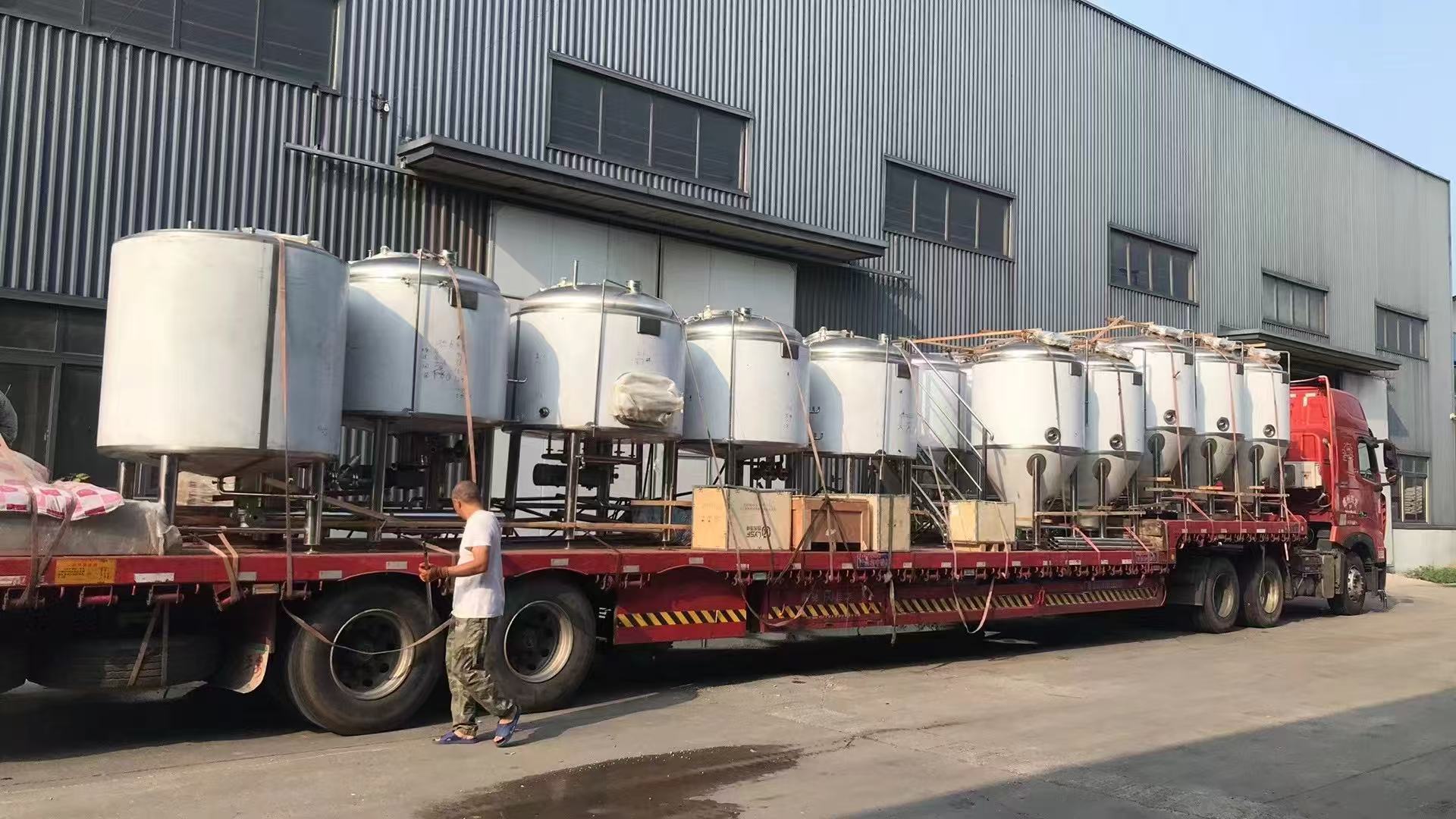 满城精酿啤酒设备厂—精酿啤酒设备